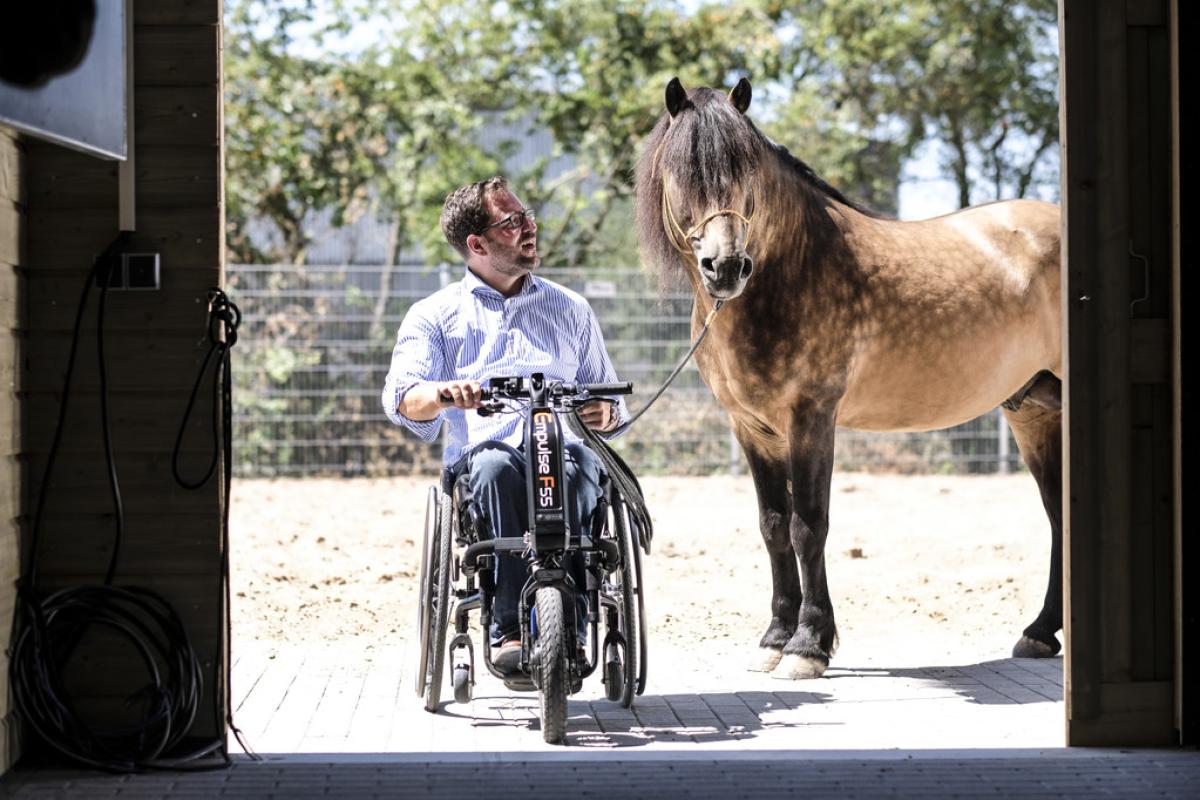 Elektrische aankoppelbike empulse f van sunrise mobility met paard